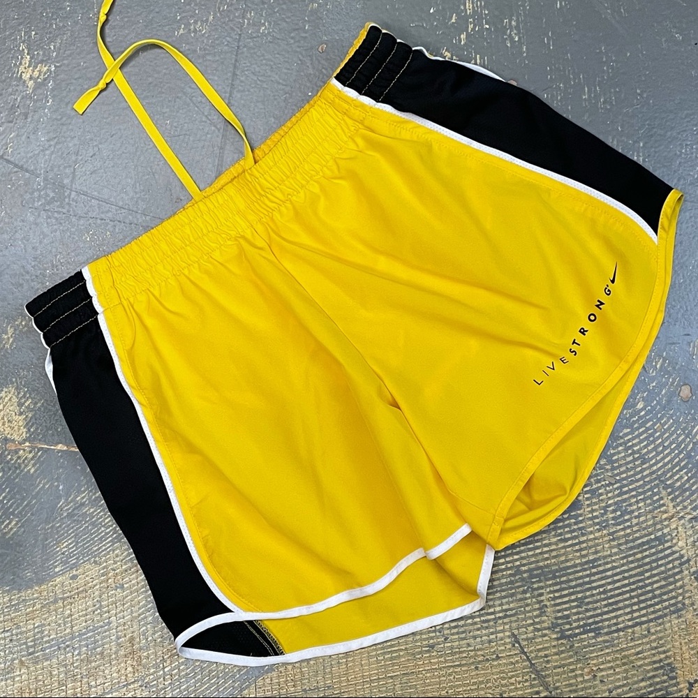 Nike Livestrong 3” Running Shorts 467936-703 Small Fitness Training Yellow